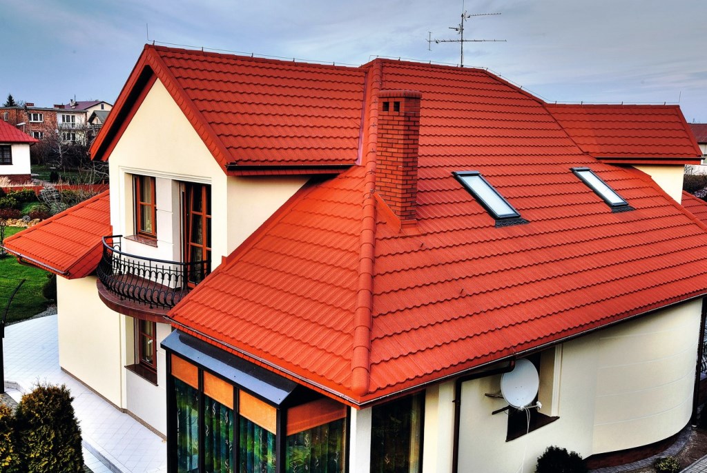 Как выбрать металлочерепицу для крыши?